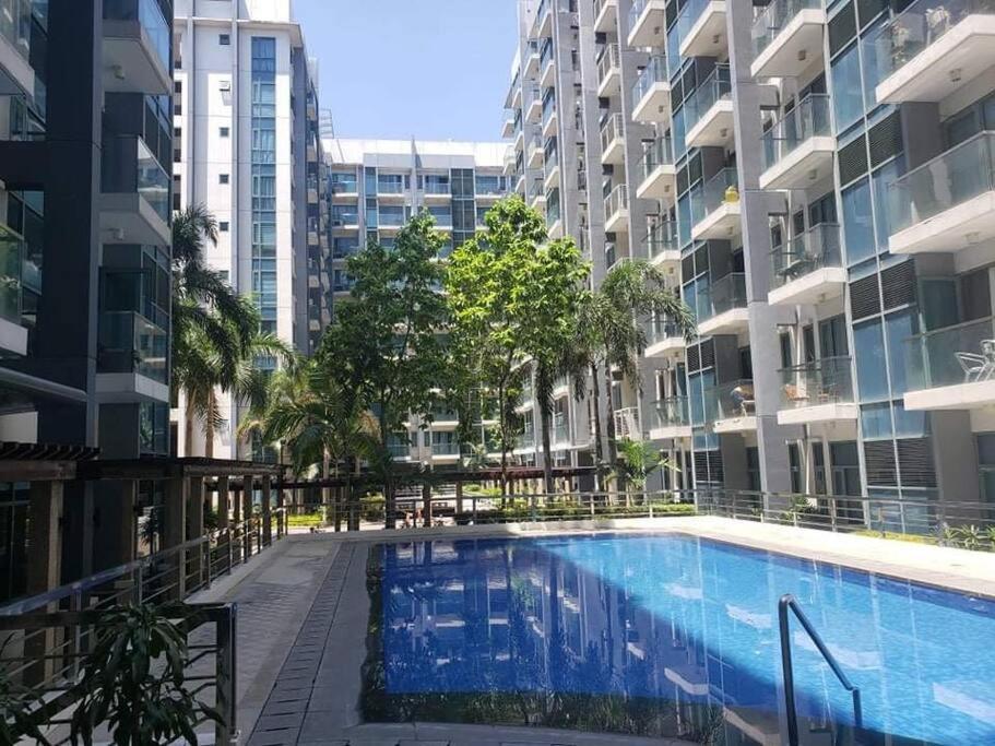 Lovely 2 Bed Room Condo Infront Of Naia Terminal 3 Manila Dış mekan fotoğraf