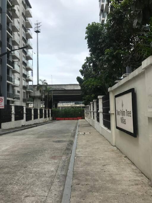 Lovely 2 Bed Room Condo Infront Of Naia Terminal 3 Manila Dış mekan fotoğraf