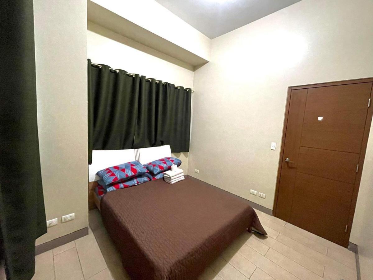 Lovely 2 Bed Room Condo Infront Of Naia Terminal 3 Manila Dış mekan fotoğraf